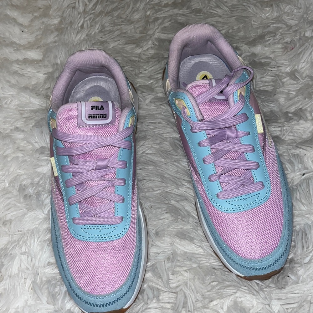 Women's Renno Fila Shoes - Picture 1 of 9